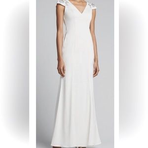 - ** New** Marchesa Notte V-neck Bow Beaded Cap-sleeve gown ivory size 14